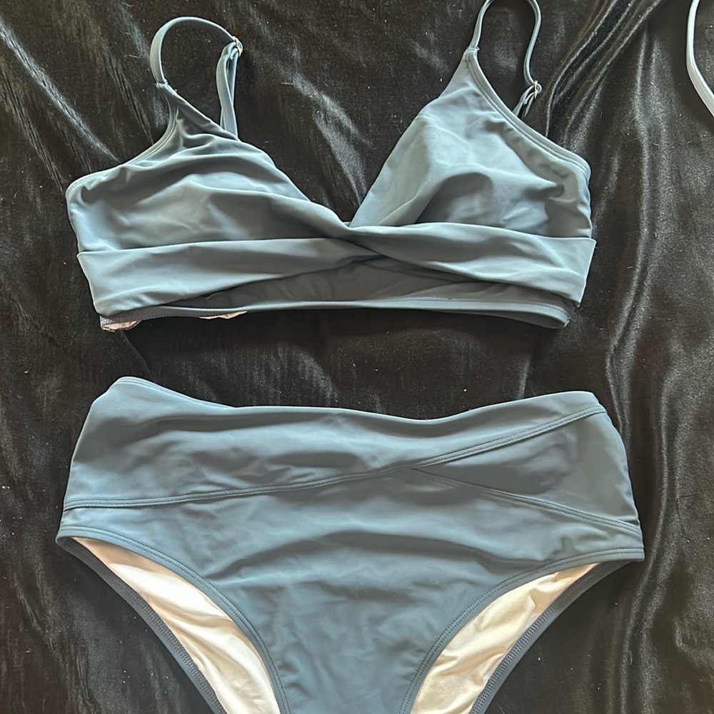 blue cupshe bikini!